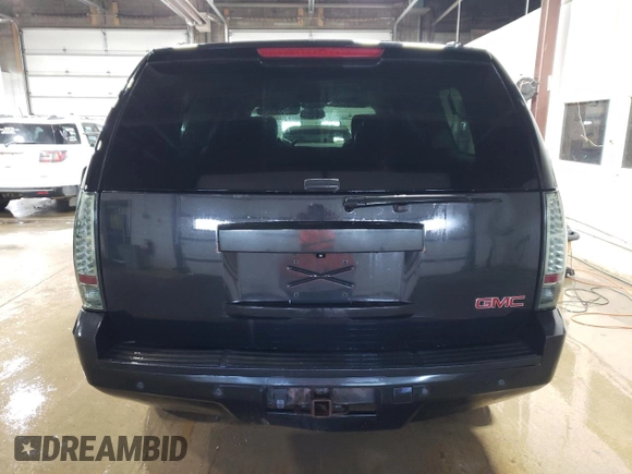 2010 GMC Yukon XL z VIN 1GKUKKE39AR133545, wystawiony jako Copart lot #48622635 z przebiegiem 243 633 mil mil oraz Tytuł czysty. Historia ofert i sprzedaży dostępna na DreamBid. Obrazek 6.
