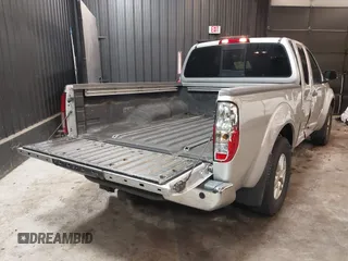 2019 Nissan Frontier SV z VIN 1N6AD0CW7KN752970, wystawiony jako IAAI lot #42220125 z przebiegiem 149 310 mil mil oraz . Historia ofert i sprzedaży dostępna na DreamBid. Obrazek 4.