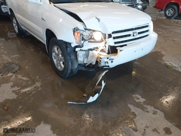 2003 Toyota Highlander with VIN JTEHF21A430153629, listed as a IAAI auction lot 41334411 with 236,557 mi miles. Bid and sale history available at carsss.com. Image 6.
