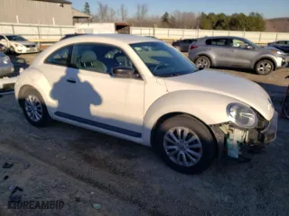 2012 Volkswagen Beetle Entry PZEV with VIN 3VWFP7AT4CM615737, listed as a Copart auction lot 86265364 with 137,569 mi miles and Salvage Title. Bid and sale history available at carsss.com. Image 4.