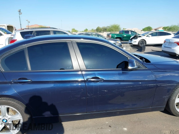 2014 BMW 3 Series 328i z VIN WBA3C1C58EK115326, wystawiony jako IAAI lot #42403532 z przebiegiem 135 348 mil mil oraz . Historia ofert i sprzedaży dostępna na DreamBid. Obrazek 13.