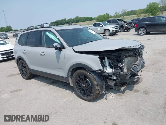 2022 Kia Telluride SX z VIN 5XYP5DHC7NG262332, wystawiony jako IAAI lot #42400373 z przebiegiem 47 580 mil mil oraz . Historia ofert i sprzedaży dostępna na DreamBid. Obrazek 1.