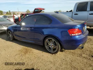 2013 BMW 1 Series 135i z VIN WBAUC9C53DVY60615, wystawiony jako Copart lot #76811044 z przebiegiem 77 183 mil mil oraz Szkoda całkowita • Salvage title. Historia ofert i sprzedaży dostępna na DreamBid. Obrazek 2.