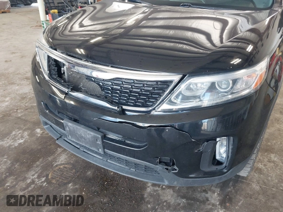 2014 Kia Sorento LX with VIN 5XYKTCA64EG541574, listed as a IAAI auction lot 42067910 with 144,234 mi miles and . Bid and sale history available at carsss.com. Image 6.