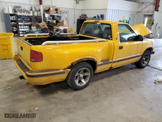 2003 GMC Sonoma SLS with VIN 1GTCS14X838129176, listed as a Copart auction lot 88941195 with 0 mi miles and Non Repairable. Bid and sale history available at carsss.com. Image 3.