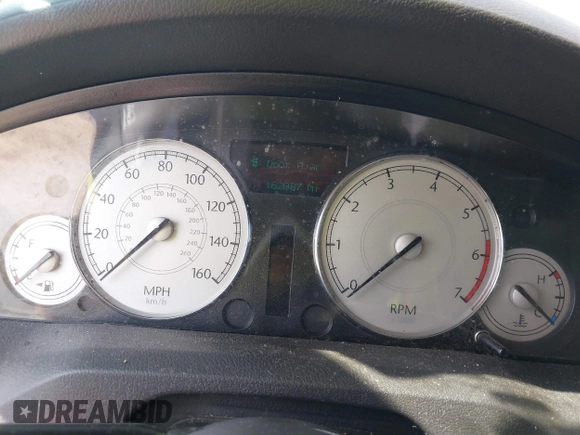 2005 Chrysler 300 with VIN 2C3JA63H05H693522, listed as a IAAI auction lot 41847279 with 162,037 mi miles. Bid and sale history available at carsss.com. Image 7.