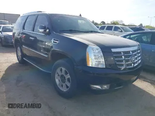 2008 Cadillac Escalade with VIN 1GYEC63868R200366, listed as a IAAI auction lot 41820968 with 190,559 mi miles. Bid and sale history available at carsss.com. Image 1.