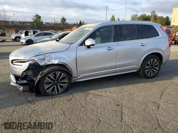 2020 Volvo XC90 Momentum with VIN YV4102CK5L1621422, listed as a Copart auction lot 49204565 with 29,860 mi miles and Salvage Title. Bid and sale history available at carsss.com. Image 1.