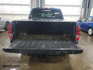2005 Chevrolet Silverado 1500 Z71 with VIN 2GCEK13T651397043, listed as a Copart auction lot 43933165 with 192,394 mi miles and Salvage Title. Bid and sale history available at carsss.com. Image 6.