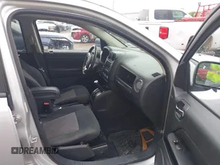2011 Jeep Compass Latitude with VIN 1J4NF1FB5BD244624, listed as a IAAI auction lot 42093972 with 198,431 mi miles. Bid and sale history available at carsss.com. Image 5.