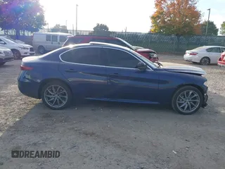 2019 Alfa Romeo Giulia with VIN ZARFANAN2K7622663, listed as a IAAI auction lot 40546831 with 999,999 mi miles. Bid and sale history available at carsss.com. Image 14.