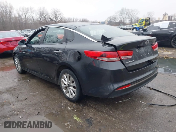 2017 Kia Optima LX z VIN 5XXGT4L38HG139029, wystawiony jako IAAI lot #41170780 z przebiegiem 131 201 mil mil oraz . Historia ofert i sprzedaży dostępna na DreamBid. Obrazek 3.