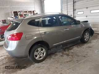 2015 Nissan Rogue S z VIN JN8AS5MV3FW256192, wystawiony jako IAAI lot #42315435 z przebiegiem 181 493 mil mil oraz . Historia ofert i sprzedaży dostępna na DreamBid. Obrazek 4.