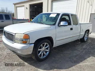 2000 GMC New Sierra 1500 SL with VIN 2GTEC19V0Y1286871, listed as a IAAI auction lot 41752865 with 298,925 mi miles. Bid and sale history available at carsss.com. Image 6.