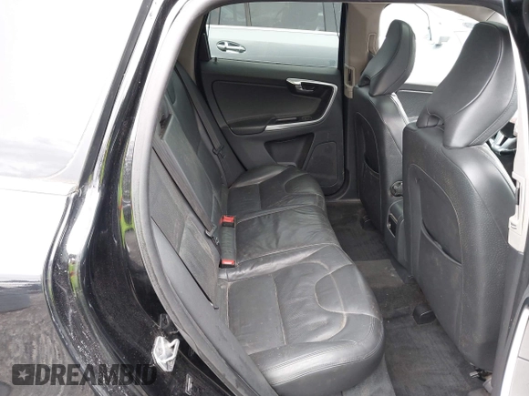 2014 Volvo XC60 R-Design Premier Plus z VIN YV4902DZ7E2553989, wystawiony jako IAAI lot #41919724 z przebiegiem 145 952 mil mil oraz . Historia ofert i sprzedaży dostępna na DreamBid. Obrazek 8.
