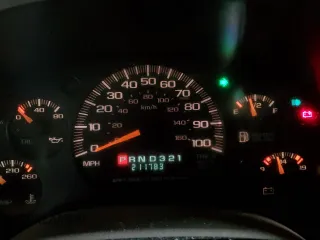 2000 Chevrolet Astro Cargo Van with VIN 1GCDM19W6YB169121, listed as a Copart auction lot 85204274 with 211,783 mi miles and Salvage Title. Bid and sale history available at carsss.com. Image 9.