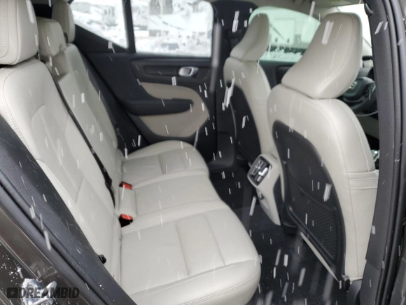 2019 Volvo XC40 Inscription with VIN YV4162UL3K2106661, listed as a Copart auction lot 80146204 with 92,092 mi miles and Salvage Title. Bid and sale history available at carsss.com. Image 12.