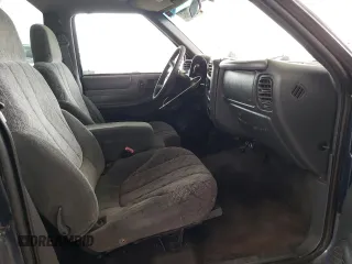 2000 GMC Sonoma SLS w/1SE Pkg with VIN 1GTCS145XY8280607, listed as a Copart auction lot 85239964 with 146,896 mi miles and Clean Title. Bid and sale history available at carsss.com. Image 10.