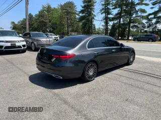 2022 Mercedes-Benz C 300 z VIN W1KAF4HB6NR043931, wystawiony jako Copart lot #61496945 z przebiegiem 102 028 mil mil oraz Czysty tytuł • Clean title. Historia ofert i sprzedaży dostępna na DreamBid. Obrazek 4.