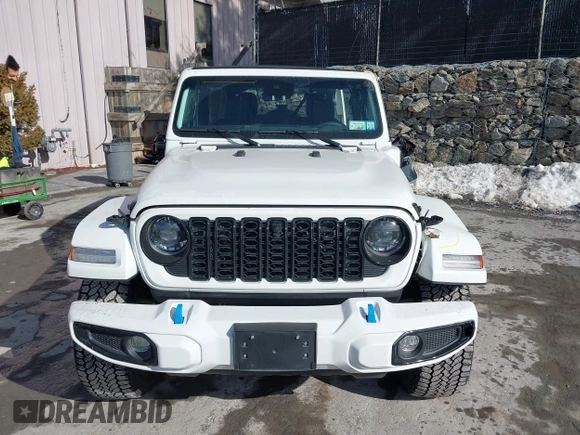 2024 Jeep Wrangler High Altitude z VIN 1C4RJXU60RW176763, wystawiony jako IAAI lot #41508931 z przebiegiem 11 026 mil mil oraz . Historia ofert i sprzedaży dostępna na DreamBid. Obrazek 13.