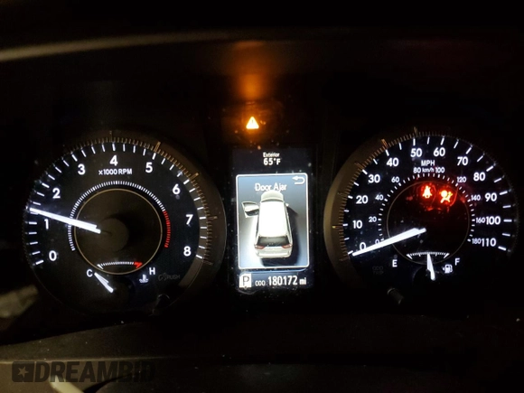 2015 Toyota Sienna XLE with VIN 5TDYK3DC1FS529806, listed as a Copart auction lot 52364225 with 180,172 mi miles and Non Repairable. Bid and sale history available at DreamBid. Image 9.