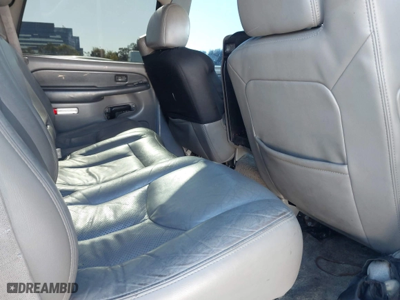 2003 Chevrolet Tahoe LS with VIN 1GNEC13V33R219195, listed as a IAAI auction lot 41342940 with 177,276 mi miles. Bid and sale history available at carsss.com. Image 8.