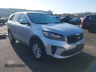 2019 Kia Sorento L with VIN 5XYPG4A30KG575383, listed as a IAAI auction lot 41958901 with 102,797 mi miles. Bid and sale history available at carsss.com. Image 14.