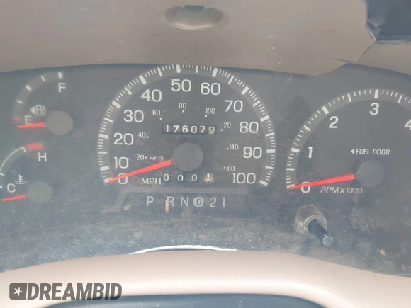 1998 Ford Expedition XLT with VIN 1FMRU1766WLC18376, listed as a IAAI auction lot 41538576 with 176,079 mi miles. Bid and sale history available at carsss.com. Image 7.