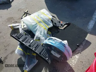 2024 Tesla Model 3 z VIN 5YJ3E1EA2RF867095, wystawiony jako IAAI lot #41550546 z przebiegiem 3 mil mil oraz . Historia ofert i sprzedaży dostępna na DreamBid. Obrazek 11.