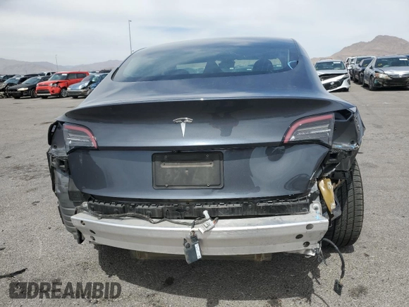 2019 Tesla Model 3 Mid Range z VIN 5YJ3E1EA2KF417212, wystawiony jako Copart lot #50968615 z przebiegiem 104 807 mil mil oraz Szkody całkowita. Historia ofert i sprzedaży dostępna na DreamBid. Obrazek 6.