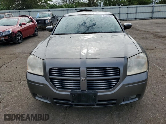 2005 Dodge Magnum RT z VIN 2D4GV58235H514773, wystawiony jako Copart lot #56228705 z przebiegiem 53 511 mil mil oraz Szkoda całkowita • Salvage title. Historia ofert i sprzedaży dostępna na DreamBid. Obrazek 5.
