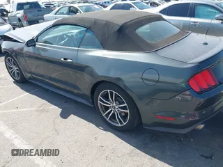 2016 Ford Mustang EcoBoost Premium z VIN 1FATP8UH7G5279277, wystawiony jako IAAI lot #42309882 z przebiegiem 111 519 mil mil oraz . Historia ofert i sprzedaży dostępna na DreamBid. Obrazek 3.