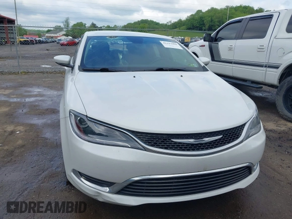 2015 Chrysler 200 Limited z VIN 1C3CCCAB7FN555436, wystawiony jako IAAI lot #42193998 z przebiegiem 126 448 mil mil oraz . Historia ofert i sprzedaży dostępna na DreamBid. Obrazek 12.