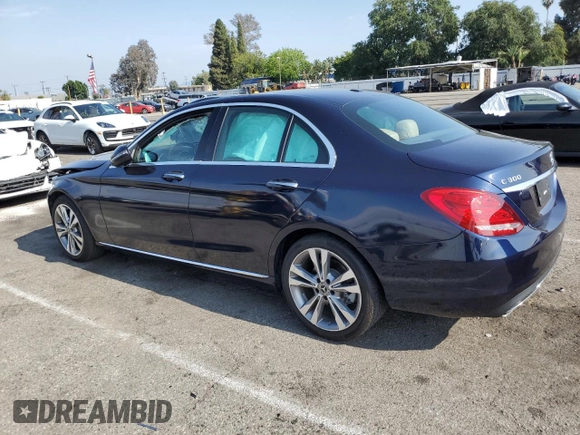 2018 Mercedes-Benz C 300 z VIN 55SWF4JB2JU264063, wystawiony jako Copart lot #55316235 z przebiegiem Nie podano mil oraz Szkoda całkowita • Salvage title. Historia ofert i sprzedaży dostępna na DreamBid. Obrazek 2.