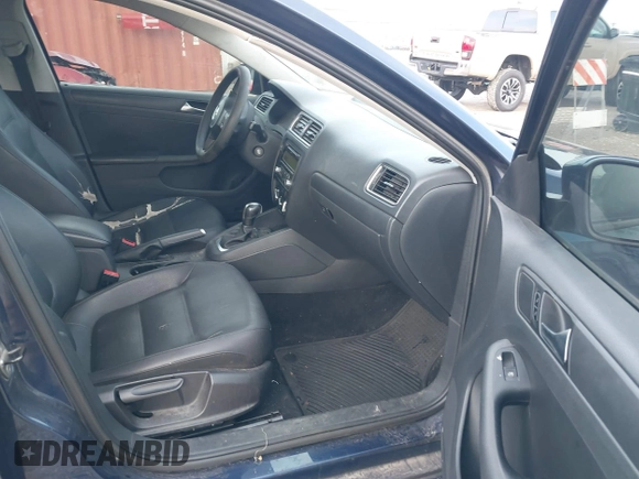 2011 Volkswagen Jetta SE with VIN 3VWDX7AJ6BM395036, listed as a IAAI auction lot 41221262 with 136,646 mi miles and . Bid and sale history available at DreamBid. Image 5.