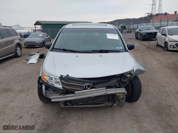 2011 Honda Odyssey EX-L with VIN 5FNRL5H61BB004096, listed as a IAAI auction lot 41917946 with 142,005 mi miles. Bid and sale history available at carsss.com. Image 13.