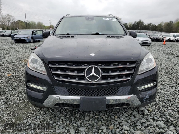 2015 Mercedes-Benz M 350 z VIN 4JGDA5HB7FA456058, wystawiony jako Copart lot #51798205 z przebiegiem 136 148 mil mil oraz Szkoda całkowita • Salvage title. Historia ofert i sprzedaży dostępna na DreamBid. Obrazek 5.