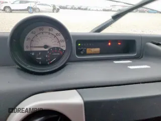 2005 Scion xB z VIN JTLKT324650211104, wystawiony jako Copart lot #55866455 z przebiegiem 210 908 mil mil oraz Szkoda całkowita • Salvage title. Historia ofert i sprzedaży dostępna na DreamBid. Obrazek 9.