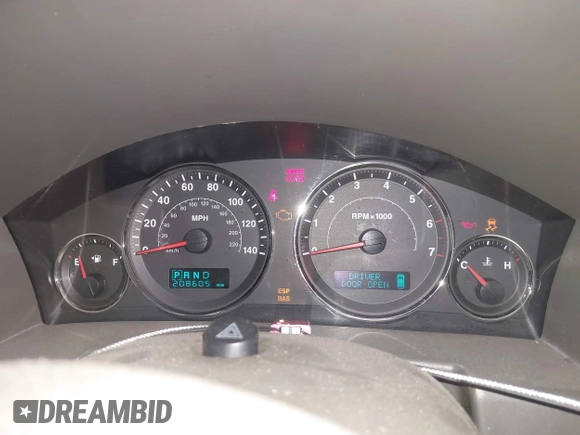 2006 Jeep Commander with VIN 1J8HG48KX6C263348, listed as a IAAI auction lot 42128039 with 208,605 mi miles and . Bid and sale history available at DreamBid. Image 7.
