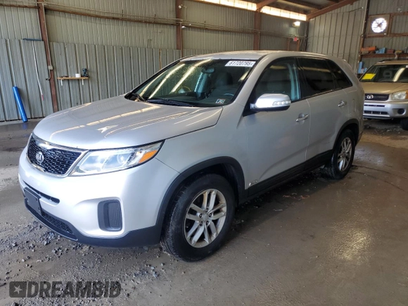 2014 Kia Sorento LX z VIN 5XYKTCA69EG511440, wystawiony jako Copart lot #61720795 z przebiegiem 117 861 mil mil oraz Czysty tytuł • Clean title. Historia ofert i sprzedaży dostępna na DreamBid. Obrazek 1.