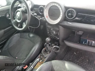 2014 MINI Coupe S z VIN WMWSX3C59ET773064, wystawiony jako Copart lot #42989015 z przebiegiem 135 005 mil mil oraz Szkoda całkowita • Salvage title. Historia ofert i sprzedaży dostępna na DreamBid. Obrazek 8.