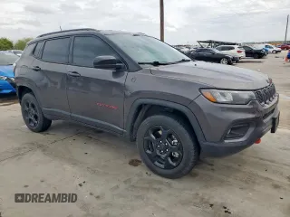 2023 Jeep Compass Trailhawk z VIN 3C4NJDDN8PT514773, wystawiony jako Copart lot #51137555 z przebiegiem 37 239 mil mil oraz Szkoda całkowita • Salvage title. Historia ofert i sprzedaży dostępna na DreamBid. Obrazek 4.