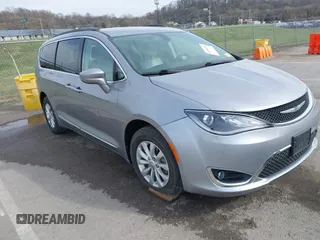 2017 Chrysler Pacifica Touring L z VIN 2C4RC1BG2HR503660, wystawiony jako IAAI lot #41856205 z przebiegiem 78 913 mil mil oraz . Historia ofert i sprzedaży dostępna na DreamBid. Obrazek 1.