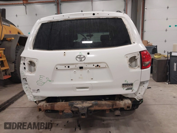 2011 Toyota Sequoia SR5 with VIN 5TDBW5G19BS053203, listed as a IAAI auction lot 41333906 with 240,845 mi miles. Bid and sale history available at carsss.com. Image 16.
