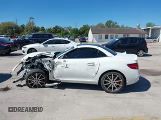 2017 Mercedes-Benz SLC 43 AMG z VIN WDDPK6GA2HF132038, wystawiony jako IAAI lot #41737706 z przebiegiem 84 002 mil mil oraz . Historia ofert i sprzedaży dostępna na DreamBid. Obrazek 14.