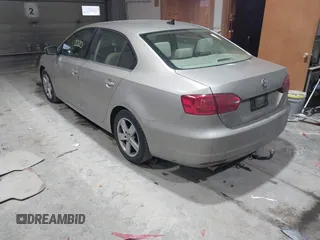 2014 Volkswagen Jetta TDI w/Premium с VIN 3VW3L7AJ6EM237033, выставлен на аукционе IAAI как лот 41482020 с пробегом 134 990 миль миль и . История ставок и продаж доступна на DreamBid. Изображение 3.