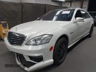 2011 Mercedes-Benz S 63 AMG with VIN WDDNG7EB7BA402556, listed as a IAAI auction lot 42097570 with 77,145 mi miles and . Bid and sale history available at DreamBid. Image 2.