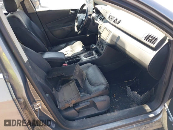 2006 Volkswagen Passat Lux z VIN WVWEK93C66E032649, wystawiony jako IAAI lot #42516172 z przebiegiem 215 070 mil mil oraz . Historia ofert i sprzedaży dostępna na DreamBid. Obrazek 5.