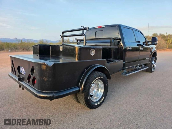 2017 Ford F-350 Lariat z VIN 1FT8W3DT9HEB35354, wystawiony jako Copart lot #62606095 z przebiegiem 191 407 mil mil oraz Czysty tytuł • Clean title. Historia ofert i sprzedaży dostępna na DreamBid. Obrazek 4.