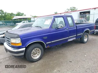 1995 Ford F-150 z VIN 1FTEX15N1SKA03783, wystawiony jako IAAI lot #42615160 z przebiegiem 229 092 mil mil oraz . Historia ofert i sprzedaży dostępna na DreamBid. Obrazek 2.